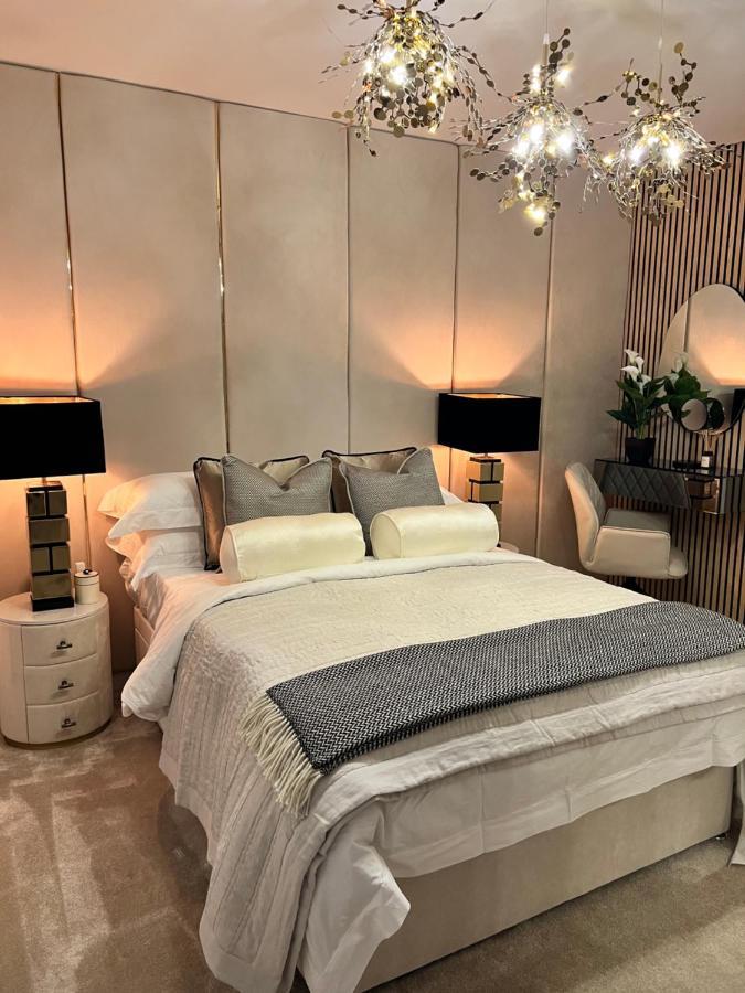 Cozen Villa Edgware Eksteriør billede