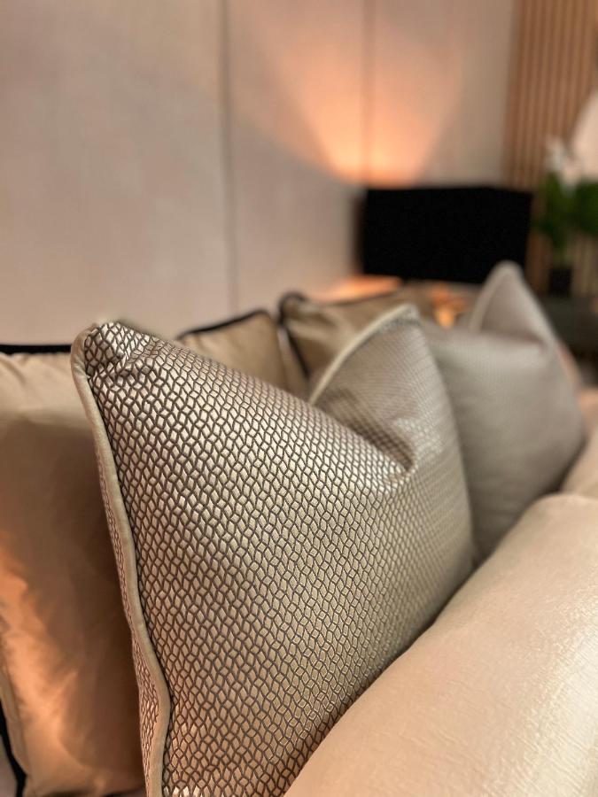 Cozen Villa Edgware Eksteriør billede