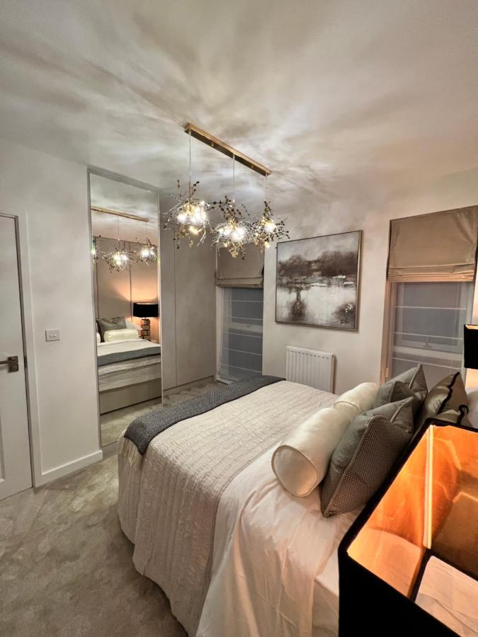 Cozen Villa Edgware Eksteriør billede