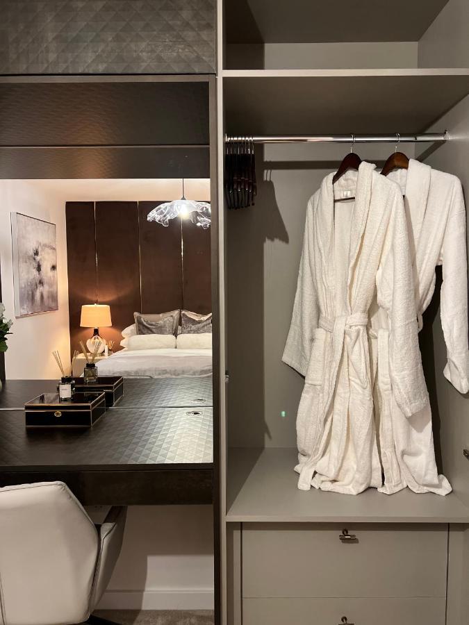 Cozen Villa Edgware Eksteriør billede