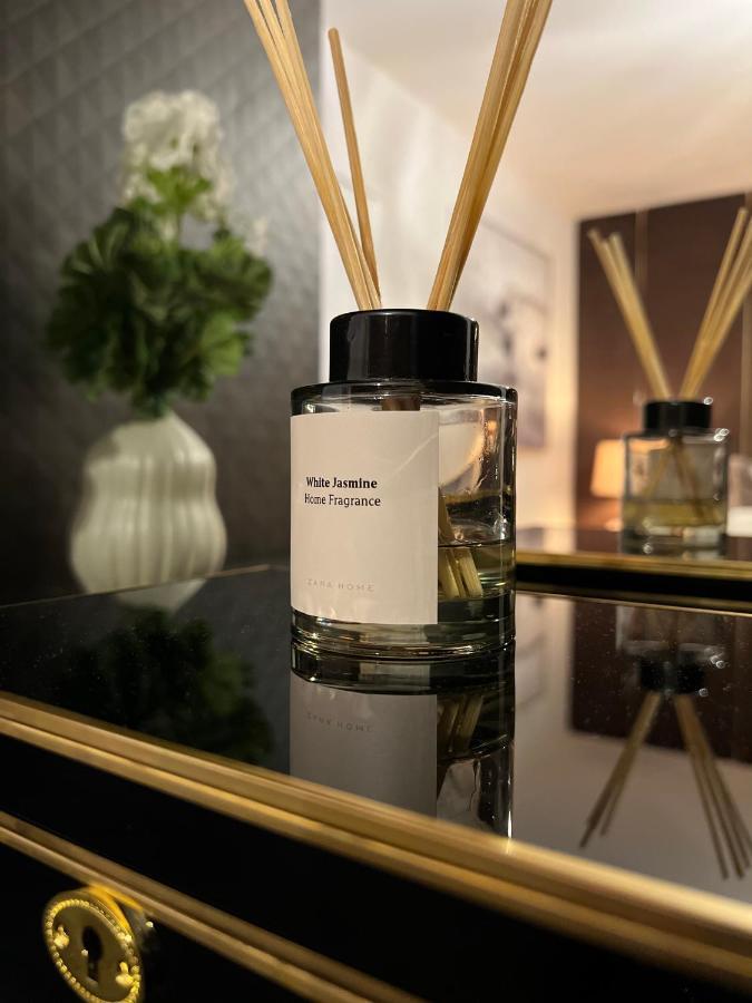 Cozen Villa Edgware Eksteriør billede