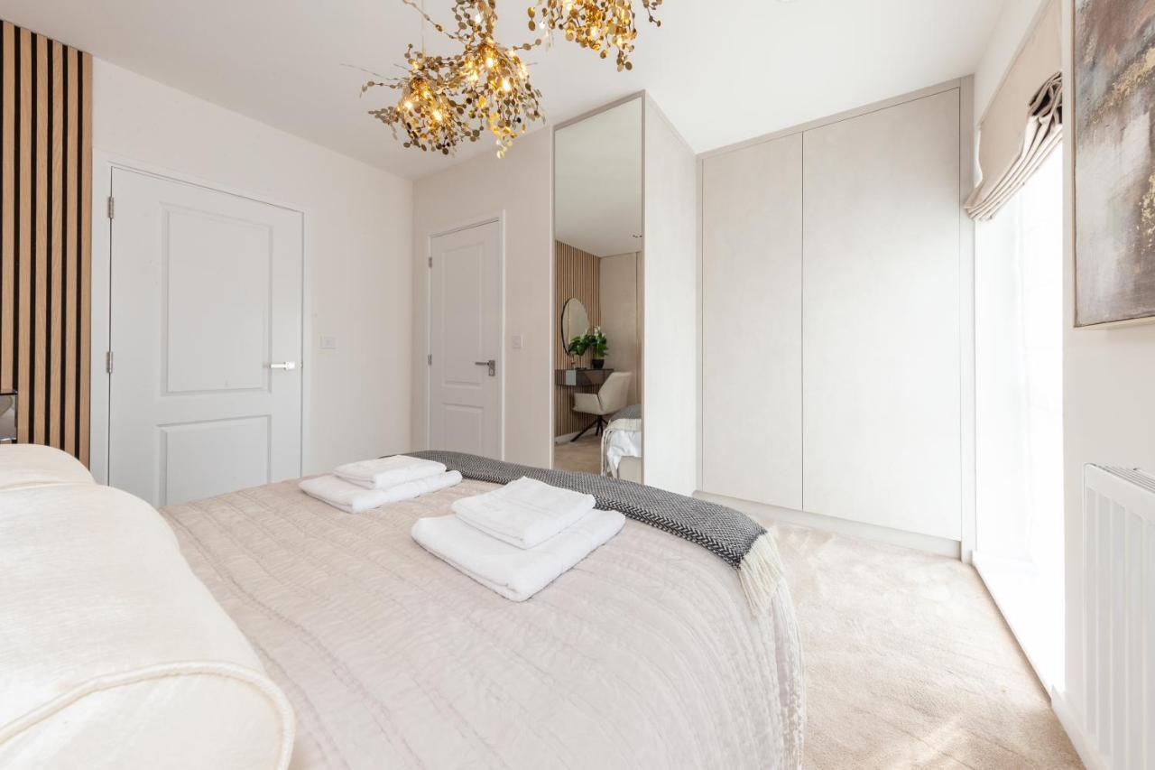 Cozen Villa Edgware Eksteriør billede