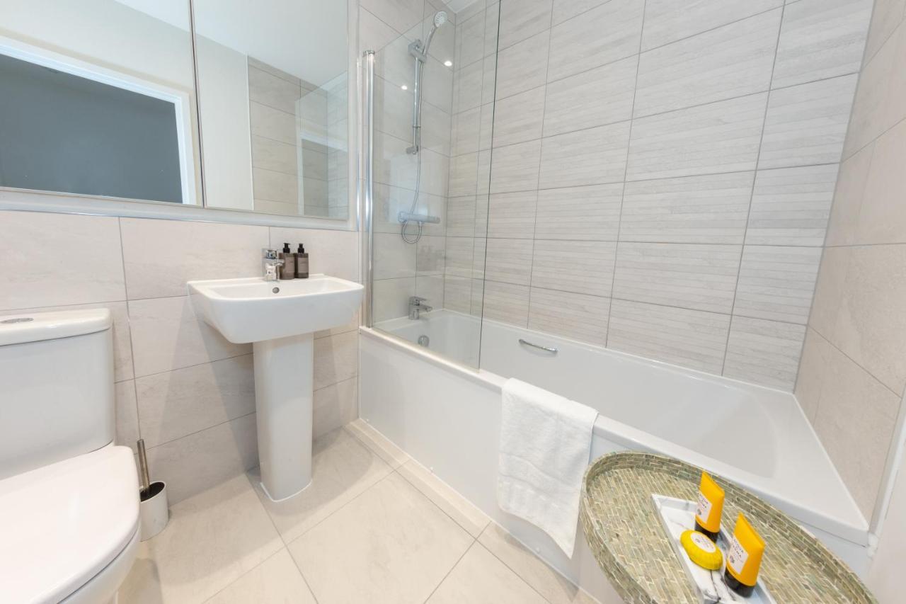 Cozen Villa Edgware Eksteriør billede