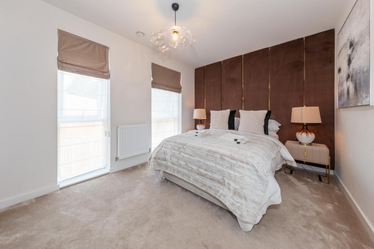 Cozen Villa Edgware Eksteriør billede